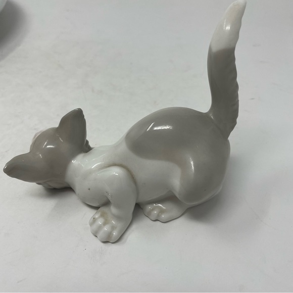 LLADRO Attentive Domestic Cat Figurine - Picture 4 of 5